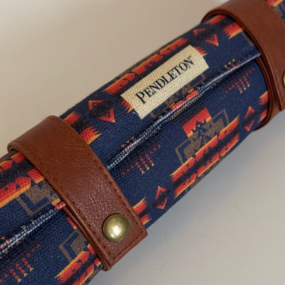 Pendleton Chess & Checkers Travel Pack Roll-Up Game Camping Chief Joseph Blanket